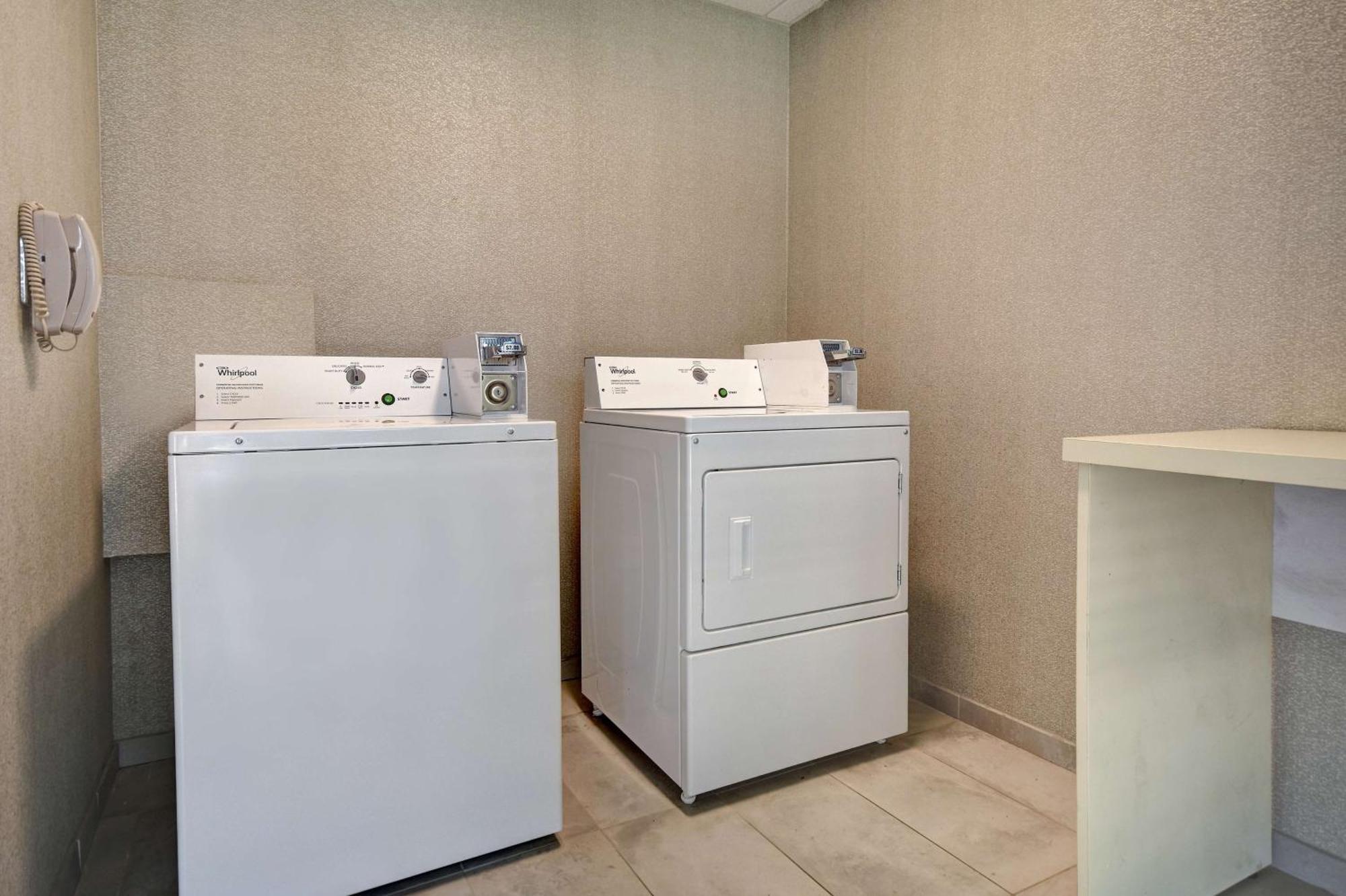 Hampton Inn & Suites Alexandria Old Town Area South Dış mekan fotoğraf